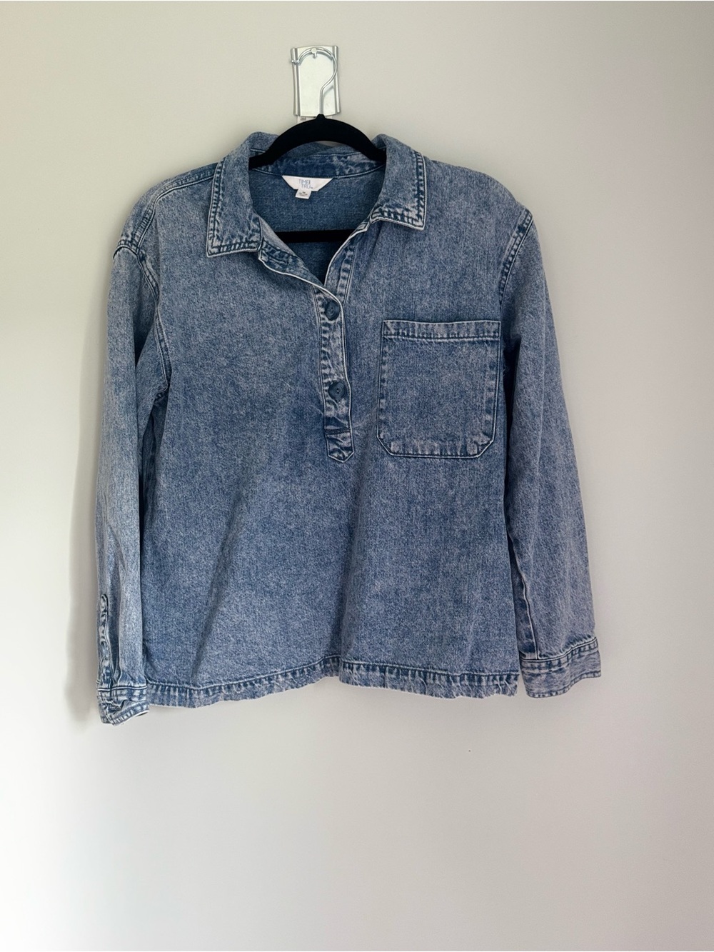 Time and Tru Denim Long Sleeve Top Women’s Medium Blue Button Front